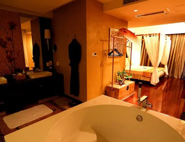 泉州养生会所的黄昏恋：当爱情遇上八十岁